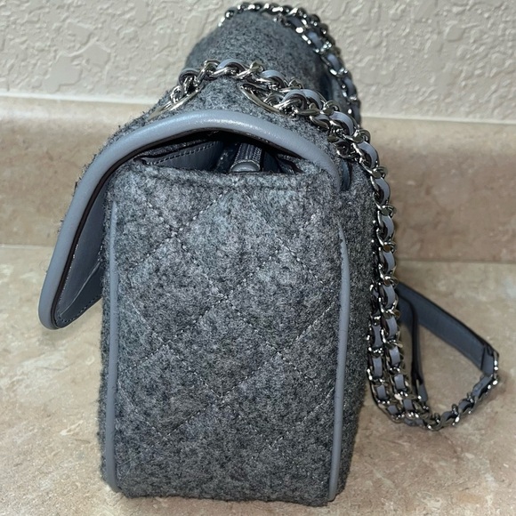 Michael Kors Large Sloan Grey Shearling Shoulder Bag, Chain Link Handle Straps - Picture 5 of 16